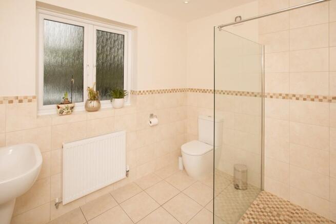 Annexe shower roo...