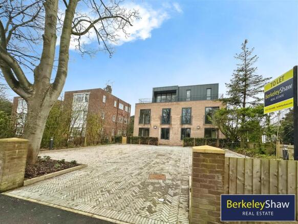 2-bed flat on Chestnut View, Brows Lane, Formby, Liverpool, £275,000