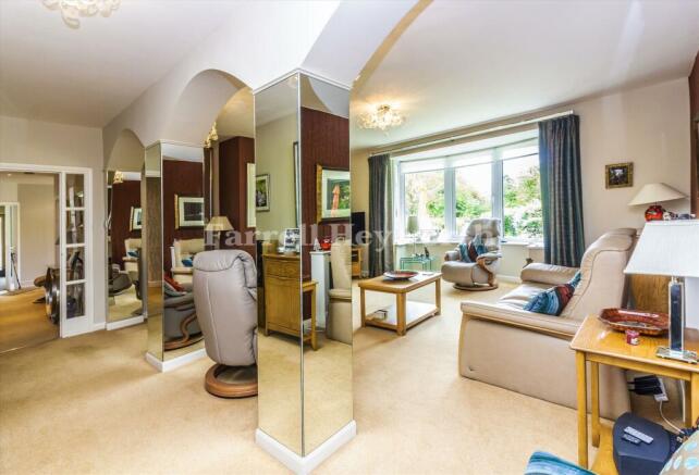Lounge  image 4