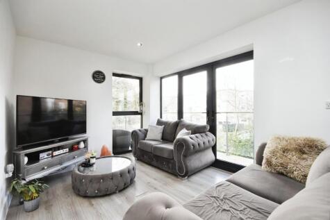 Southend Arterial Road, Gidea Park