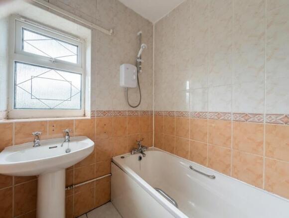 3 bed House for sale Image 11