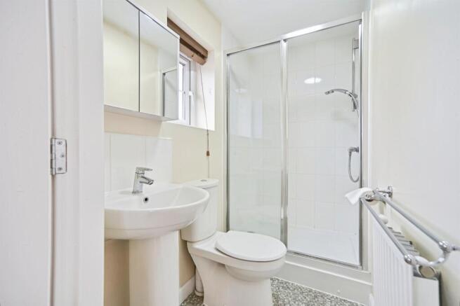 4 bed Detached for sale Image 11