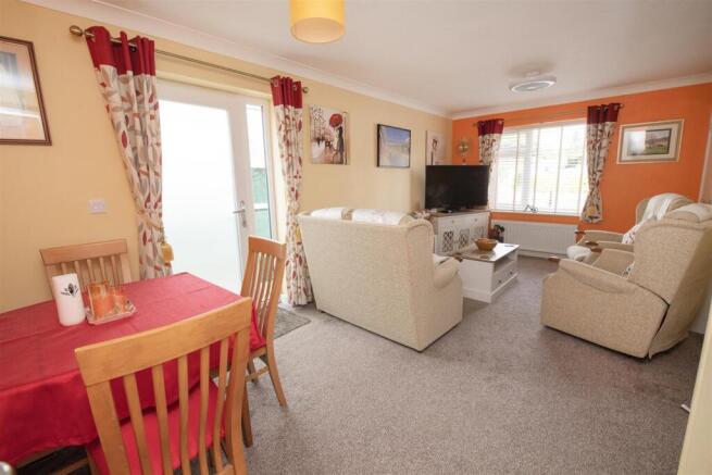 2 bed Detached Bungalow for sale Image 10