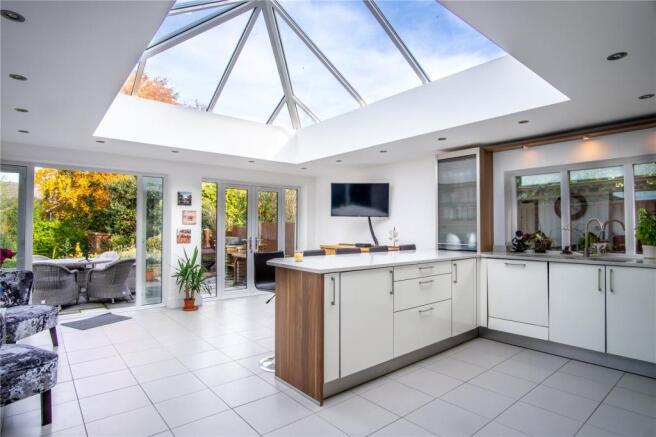 Kitchen/ Breakfast