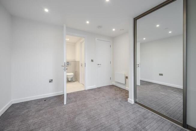 2 bed Flat to rent Image 9