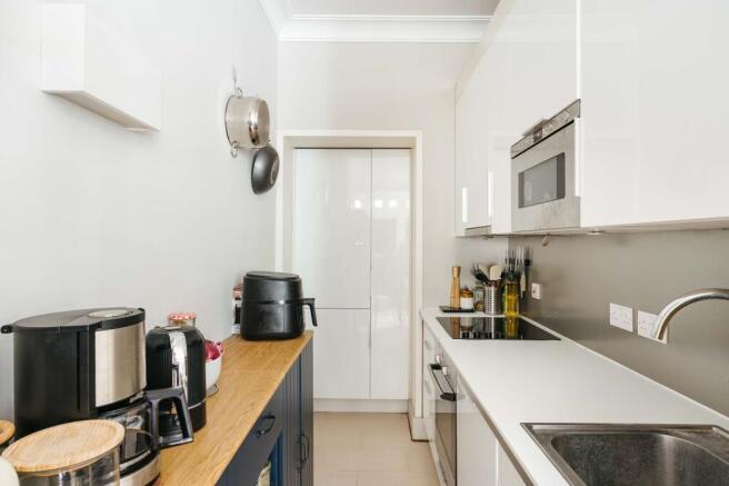Albion Court E1