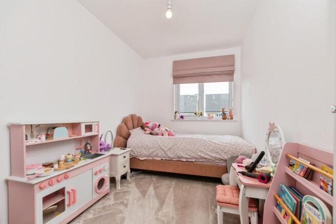 3 bed Semi-Detached for sale Image 10
