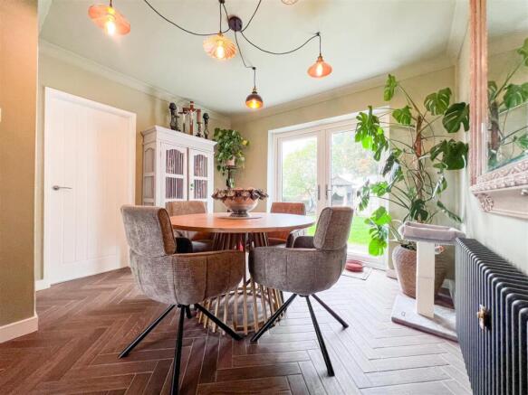 Sitting / Dining Room