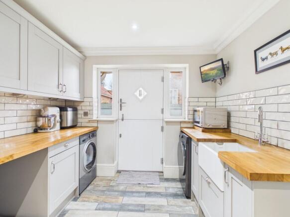 4 bed Detached for sale Image 11