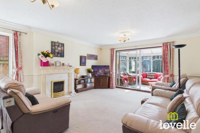 4 bed Detached for sale Image 4