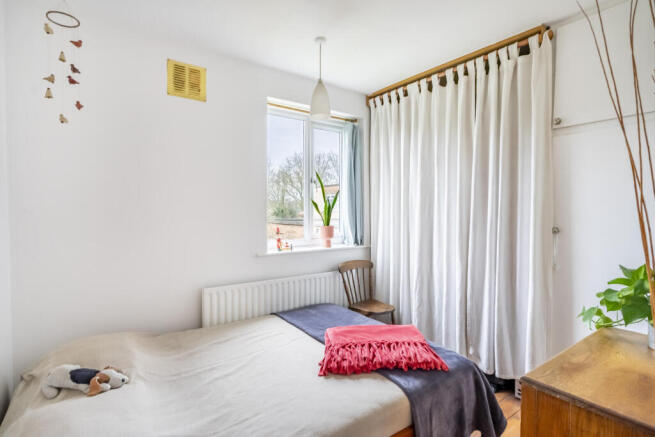 3 bed Semi-Detached for sale Image 12