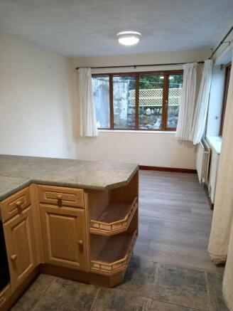 KITCHEN TO DINING 