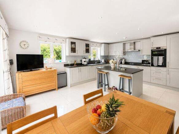 Kitchen (2)