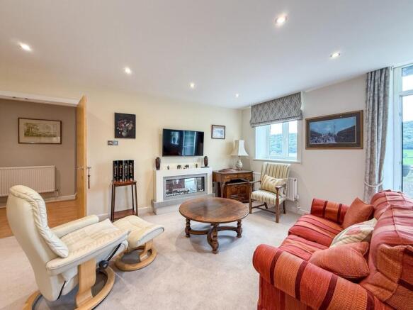 2 bed Apartment for sale Image 6