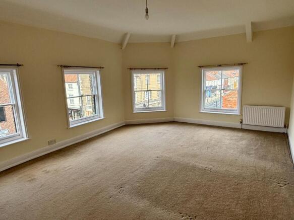 2 bed Flat to rent Image 4