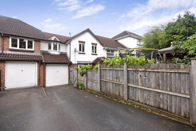 driveway/garage