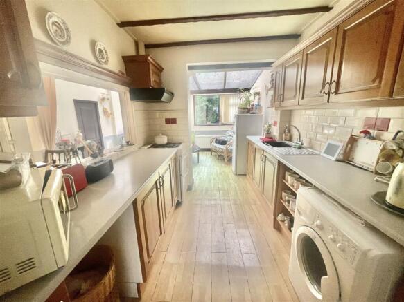 kitchen 1.jpg