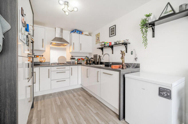 4 bed Detached for sale Image 5