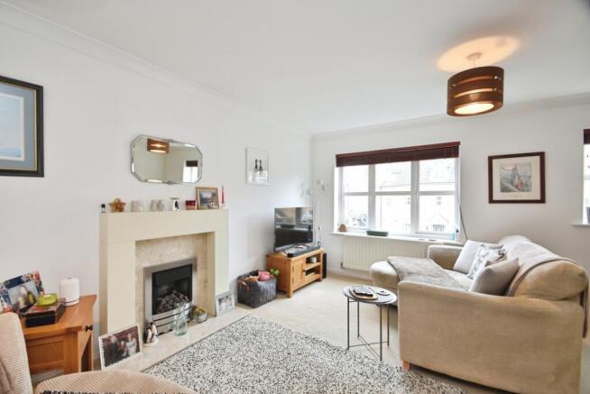3 bed Semi-Detached for sale Image 9