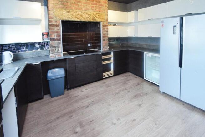 3 bed Terraced for sale Image 4