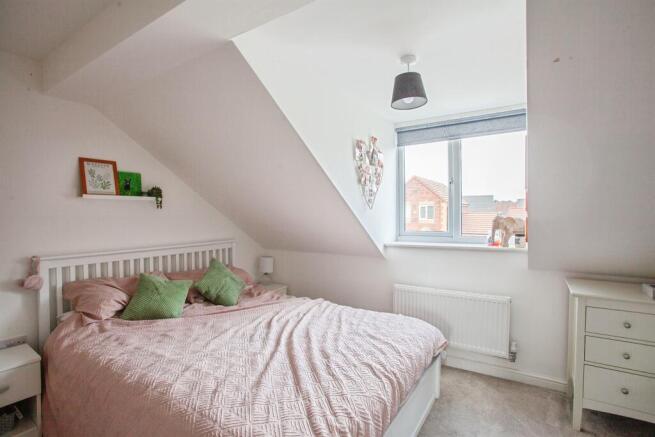 3 bed Semi-Detached for sale Image 9