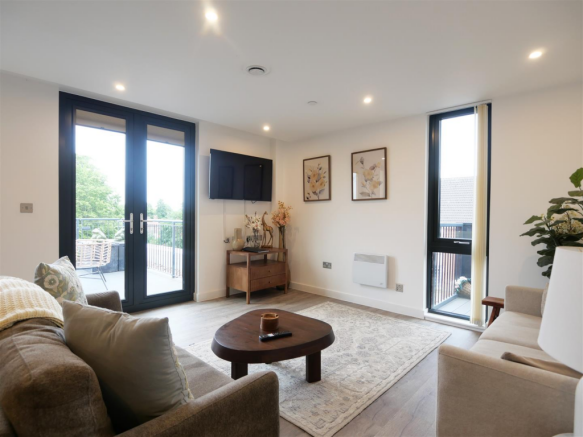 2 bed Apartment for sale Image 3