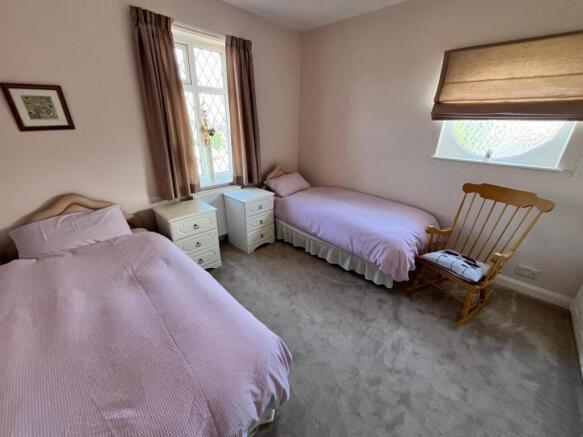 4 bed Semi-Detached for sale Image 10