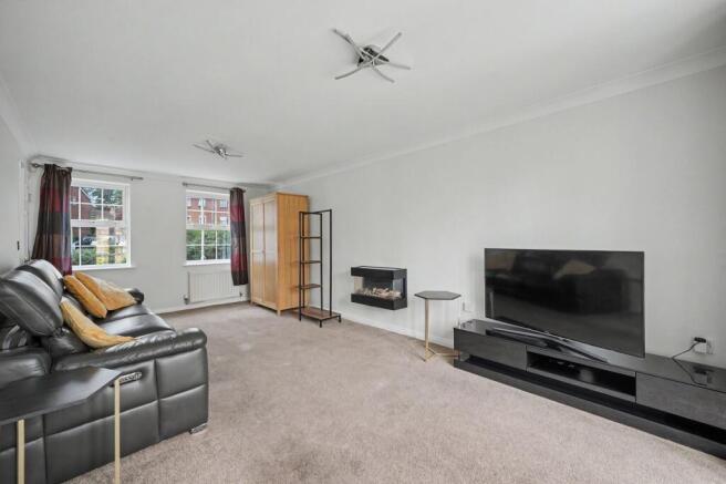 5 bed Detached for sale Image 10