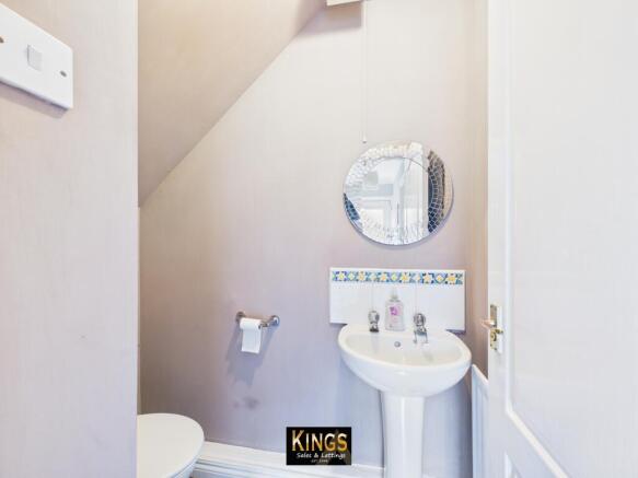 4 bed Detached for sale Image 7