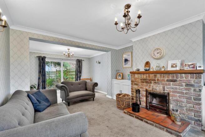 4 bed Detached for sale Image 7