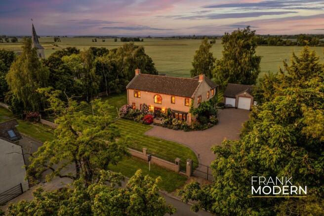 5-bed detached on Wilsthorpe, Stamford, PE9, £700,000