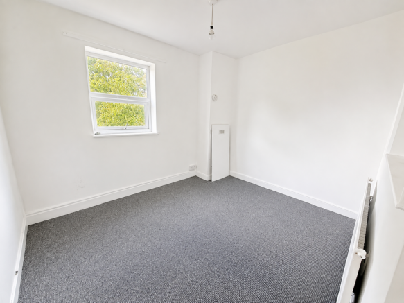 Studio to rent Image 4