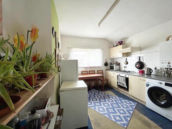 51/51A Hainault Avenue, Westcliff-on-Sea photo 5