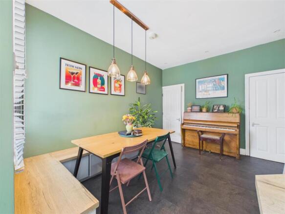 4 bed Terraced for sale Image 6