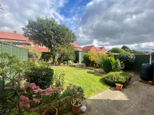 51 Summerfield garden 2.jpg