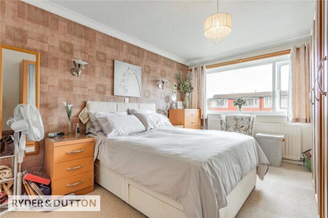 4 bed Detached for sale Image 10