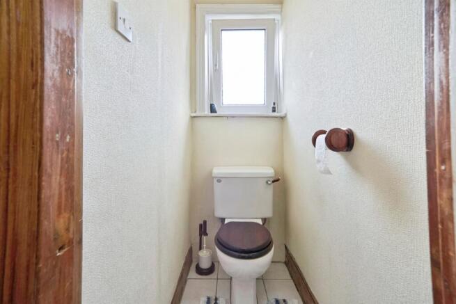 5 bed Semi-Detached for sale Image 12