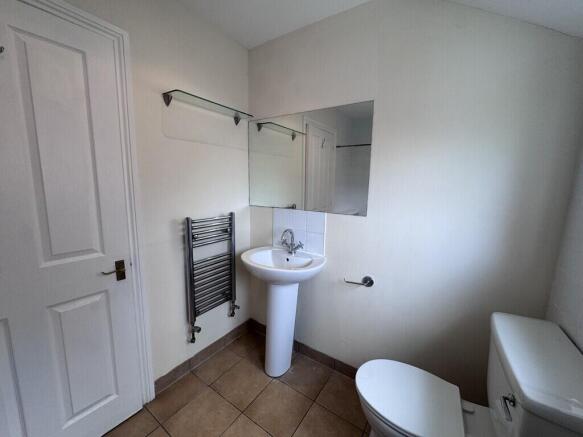 2 bed Apartment to rent Image 6