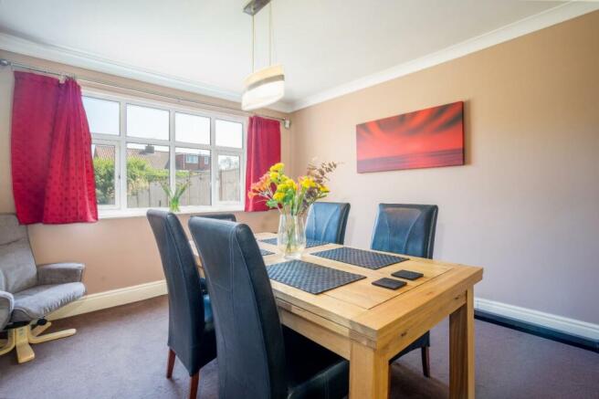 3 bed Semi-Detached for sale Image 6