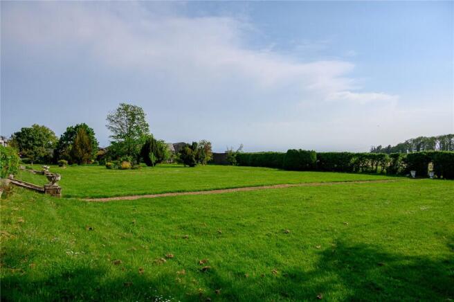 6 bed Detached for sale Image 4