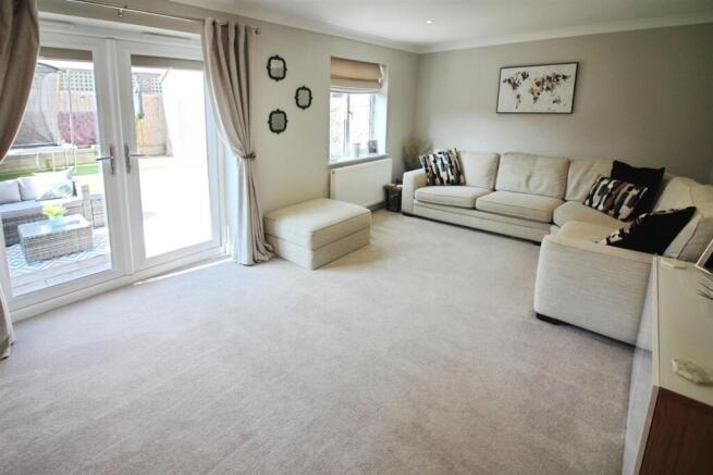 4 bed Semi-Detached for sale Image 9