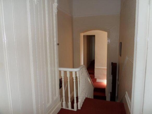 FIRST FLOOR LANDING