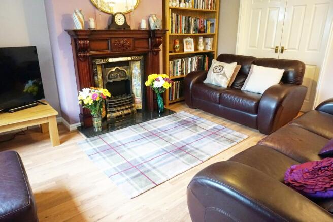 LIVING ROOM ALTERNATIVE