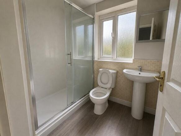 1st Floor Communal Bathroom