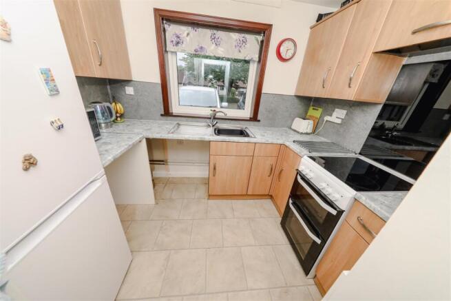 Gifford Court, Glenrothes photo 4