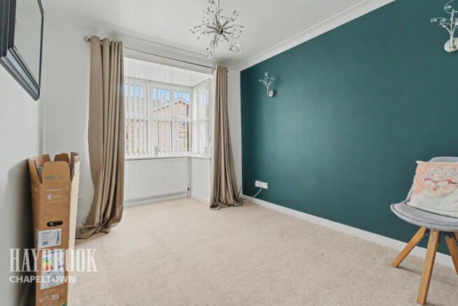 4 bed Detached for sale Image 11