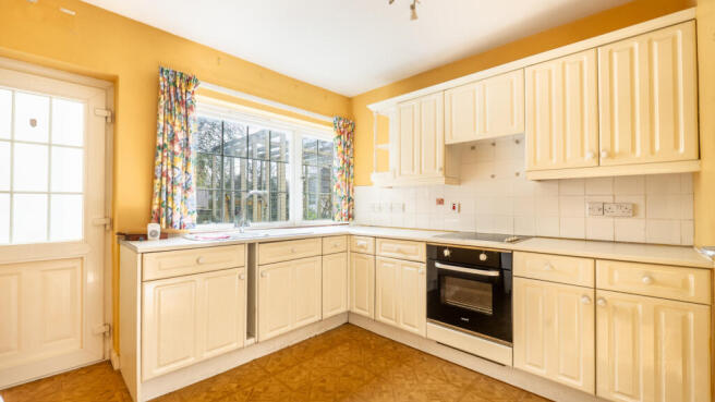 4 Cronkbourne Avenue, Douglas, IM2 3LA photo 4