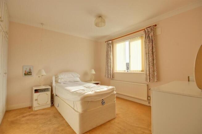 2 bed Retirement Property for sale Image 7