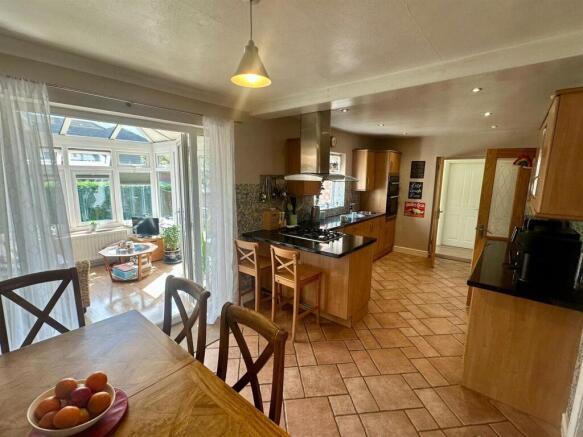 WhatsApp Image 2025-08-13 at 20.02.26_35f68181.jpg