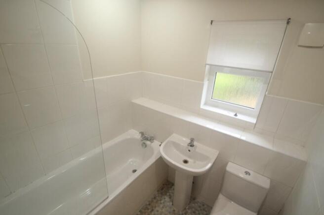 2 bed Terraced to rent Image 9